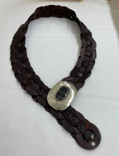 B145 Dark Brown small oval buckle