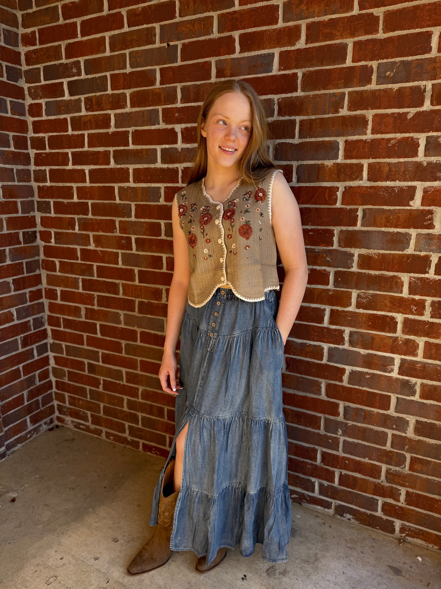 Floral Embroidery Sleeveless Vest Crochet Top
