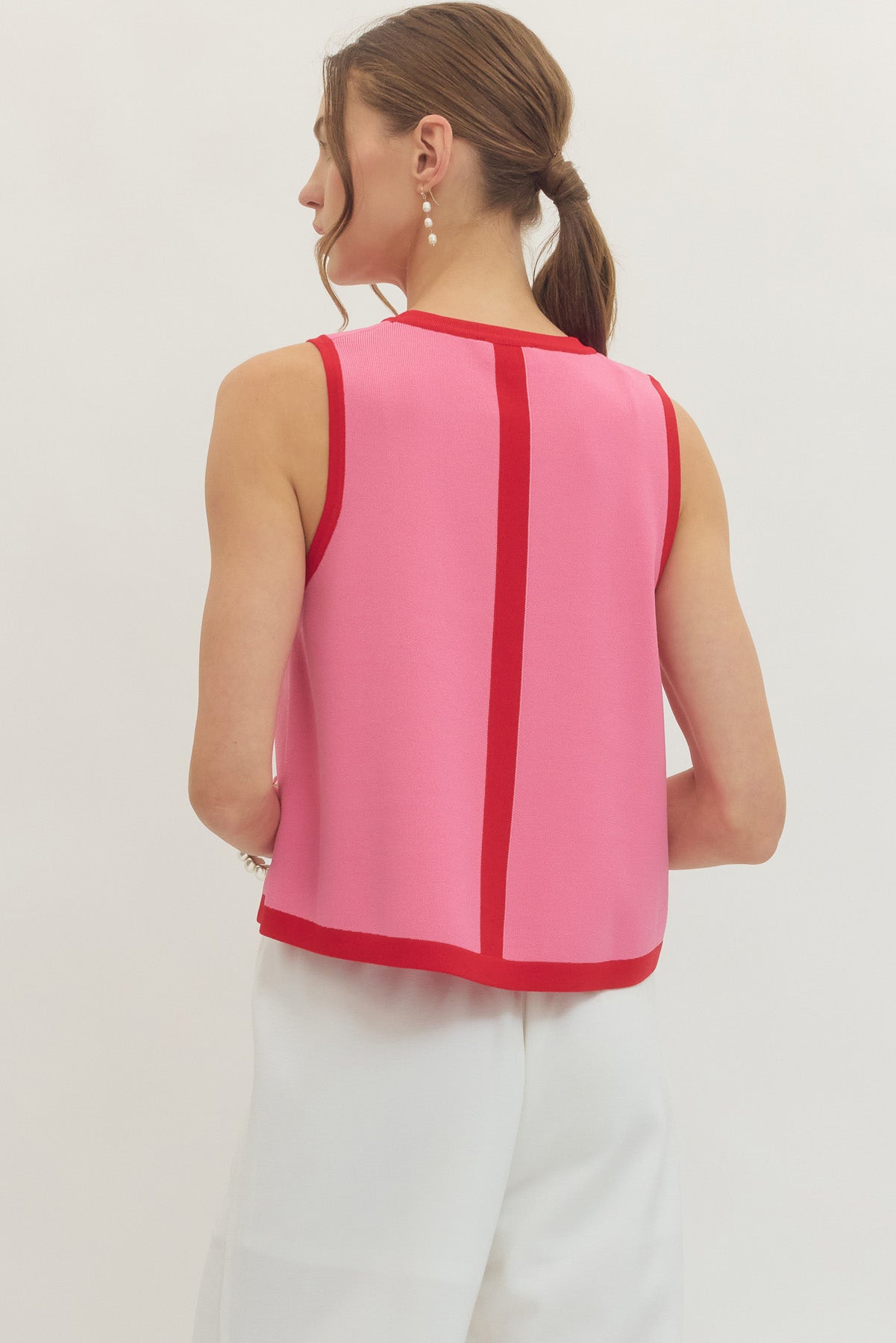 Lightweight Sleeveless Sweater with Contrast Detail
